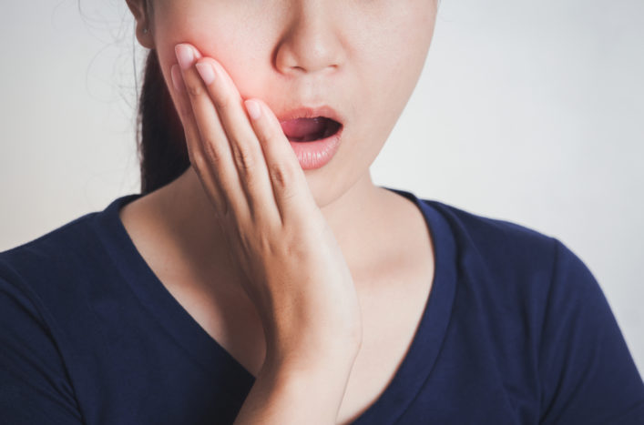 simptomov bolezni dlesni