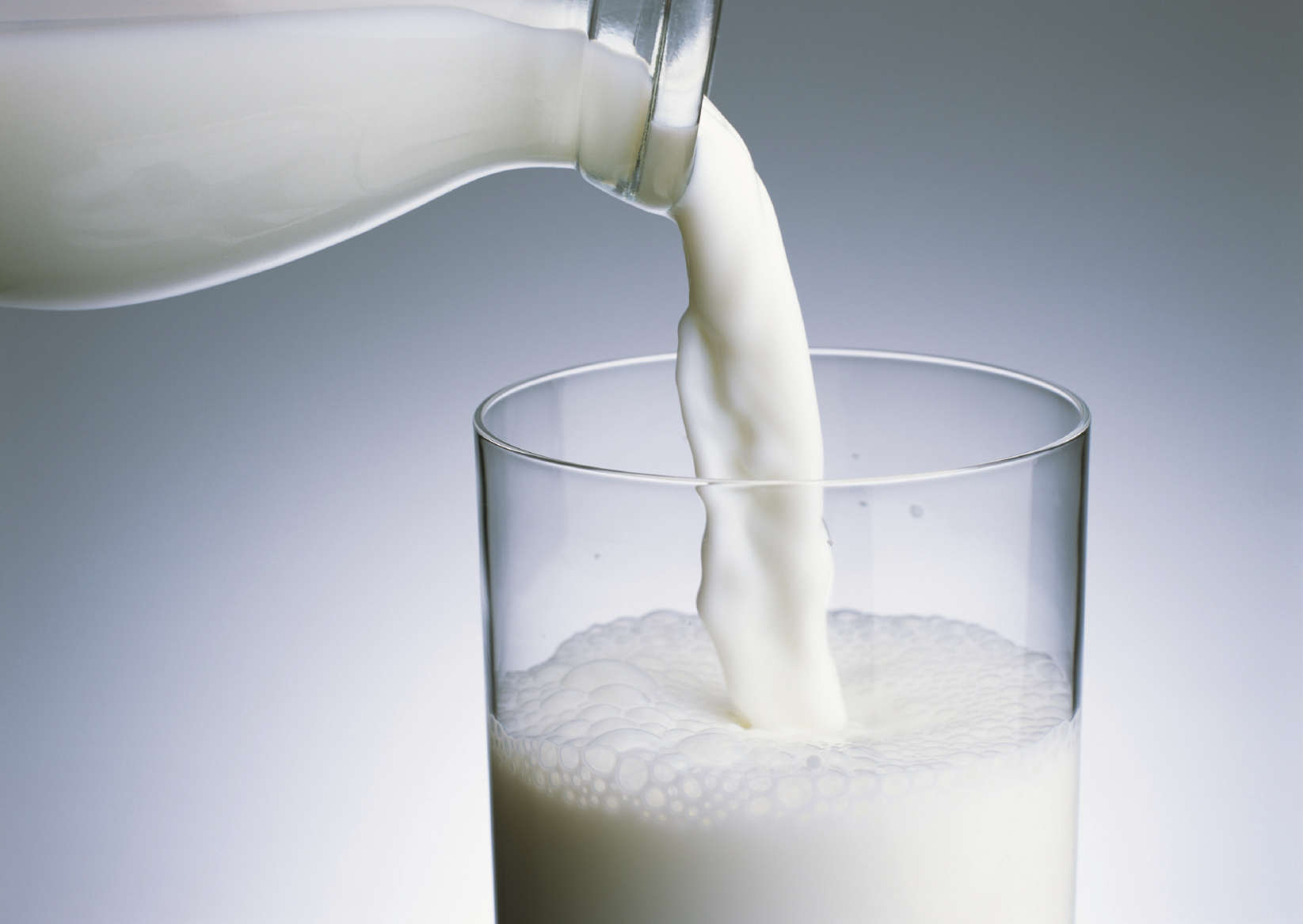 mlečni protein povzroča akne