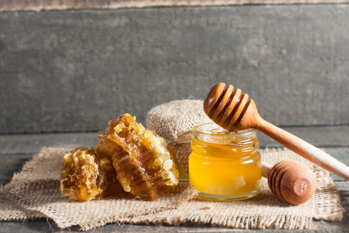 koristi naravnega akne manuka medu