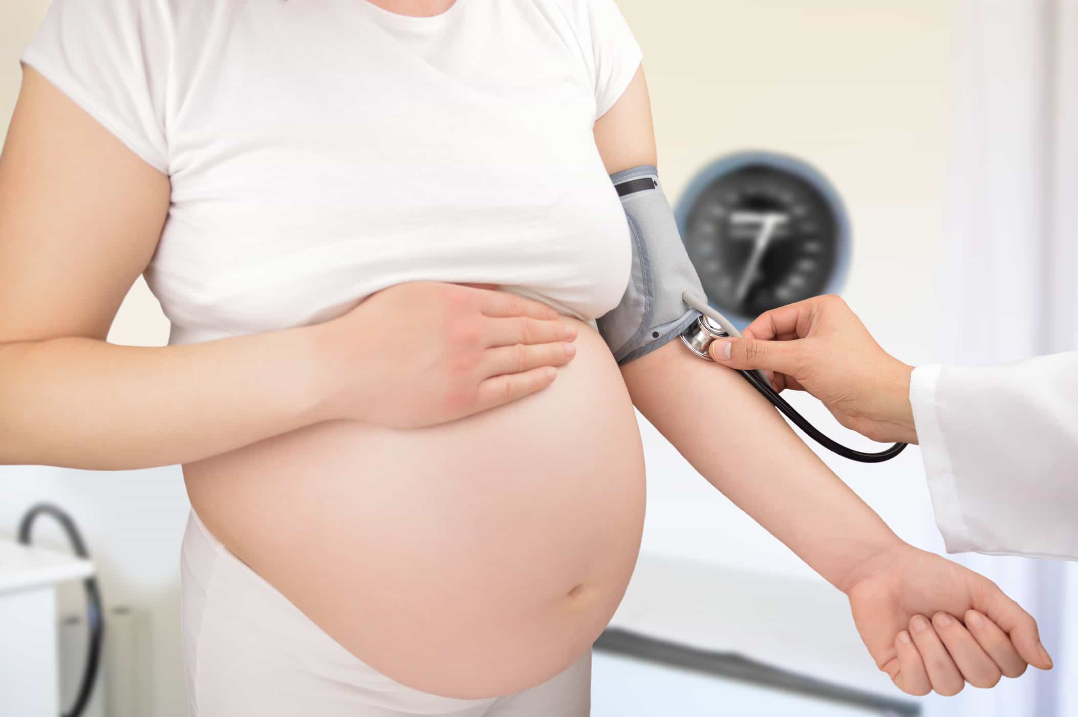 visok krvni tlak med nosečnostjo