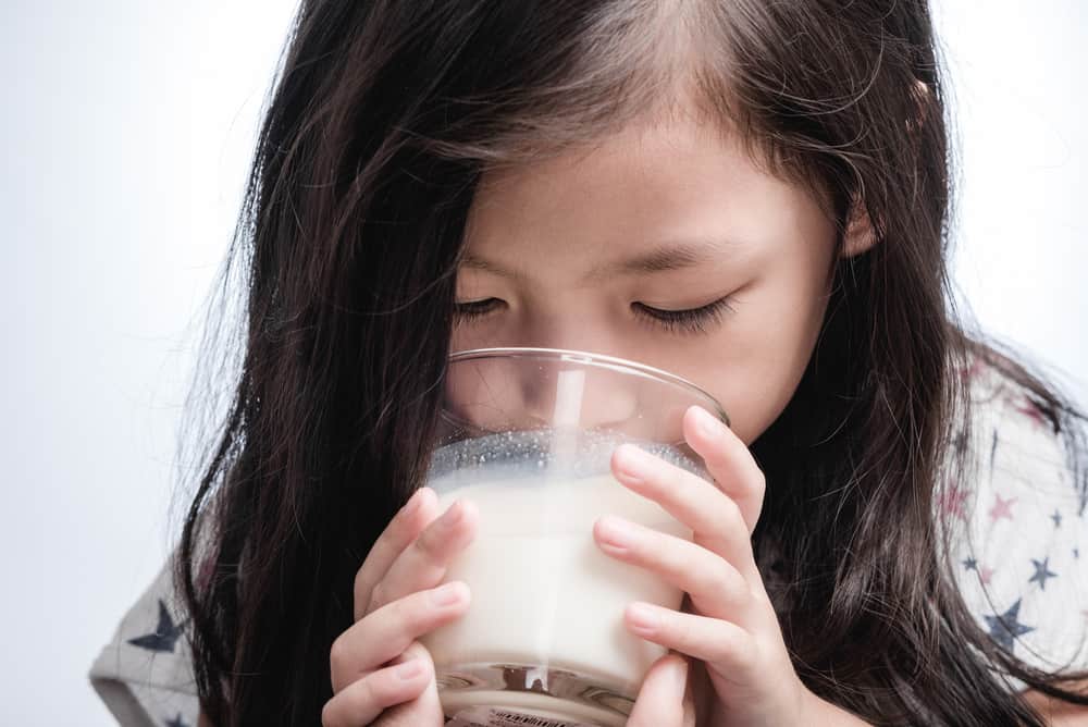 prednosti pitja mleka pred spanjem