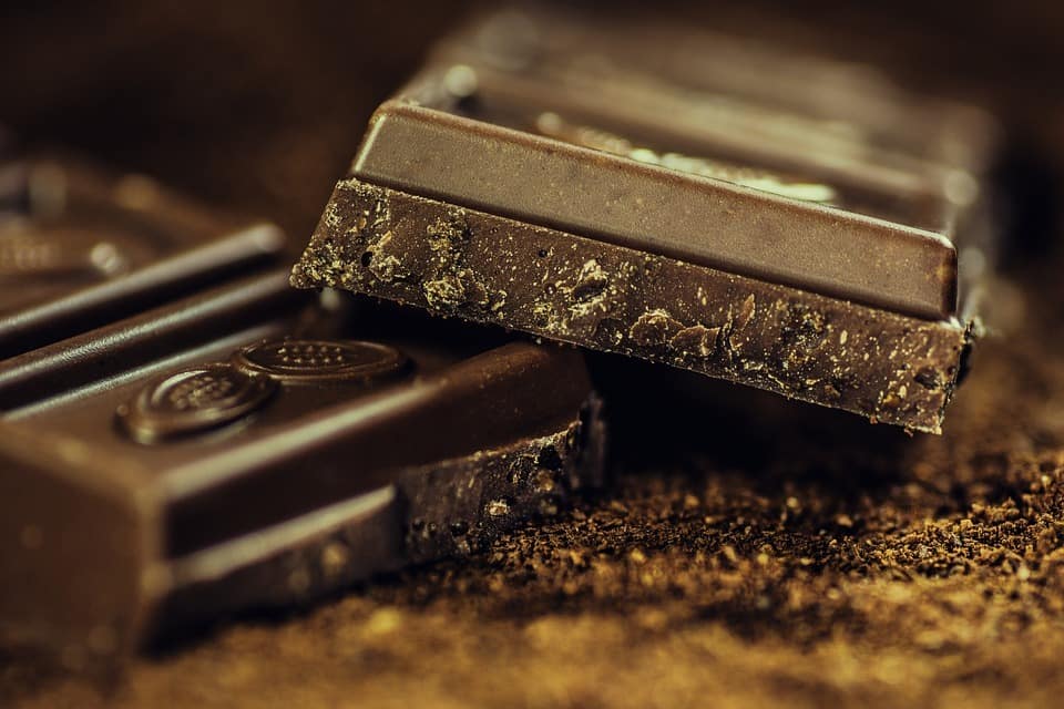 temna čokolada znižuje visok krvni tlak