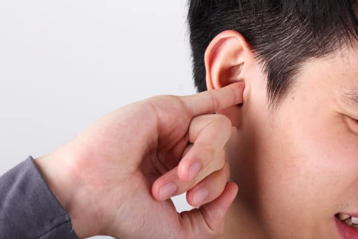 kako očistiti ušesa