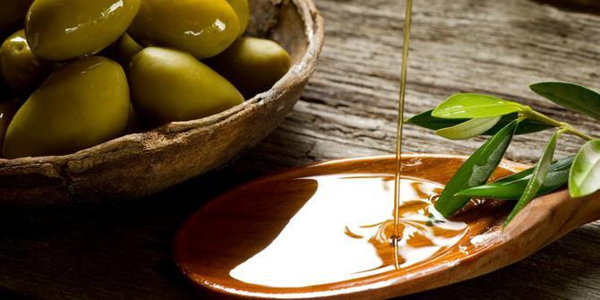 prednosti oljčnega olja, oljčnega olja za obraz, učinkovitost oljčnega olja za učinkovitost oljčnega olja, koristi oljčnega olja za obraz, koristi olivnega olja za lase