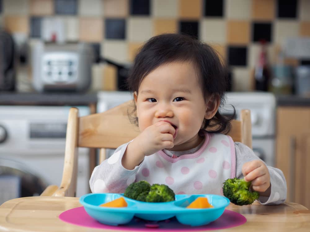 otroke naučite, da bodo jedli zdravo