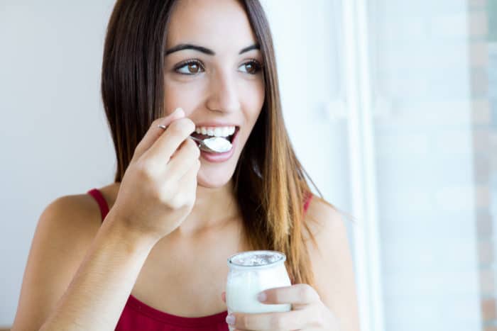 Če imate želodec, lahko jeste jogurt