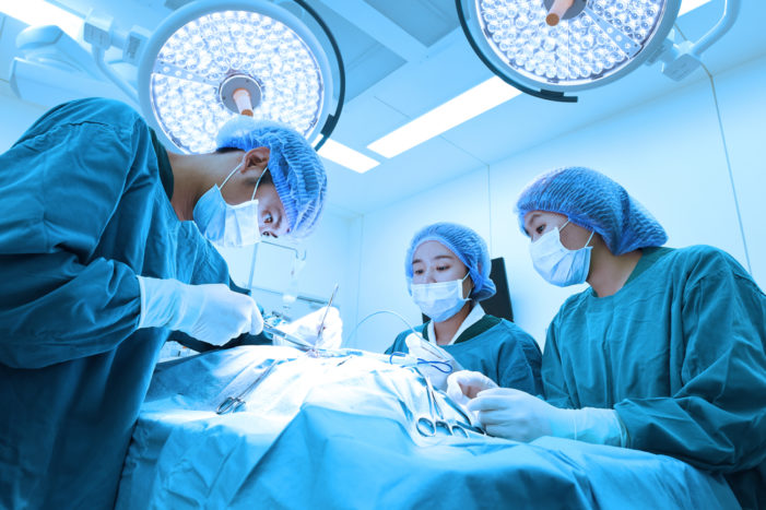 vzroki okužbe kirurške rane so dejavniki tveganja