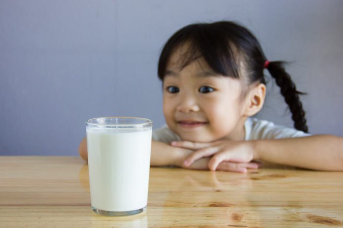 Alternativno mleko za otroke z alergijo na kravje mleko