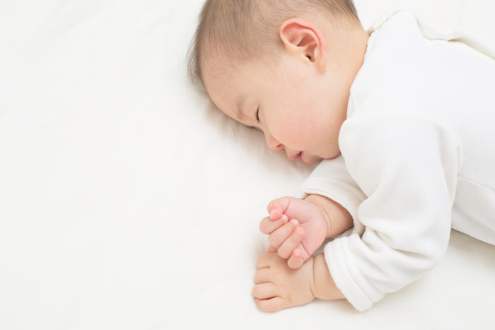 otrok spi po cepivu