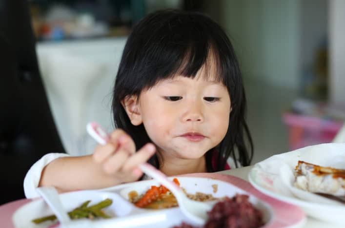 smernice za prehrano otrok 1-3 leta