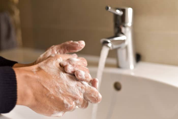 umijte roke pred seksom